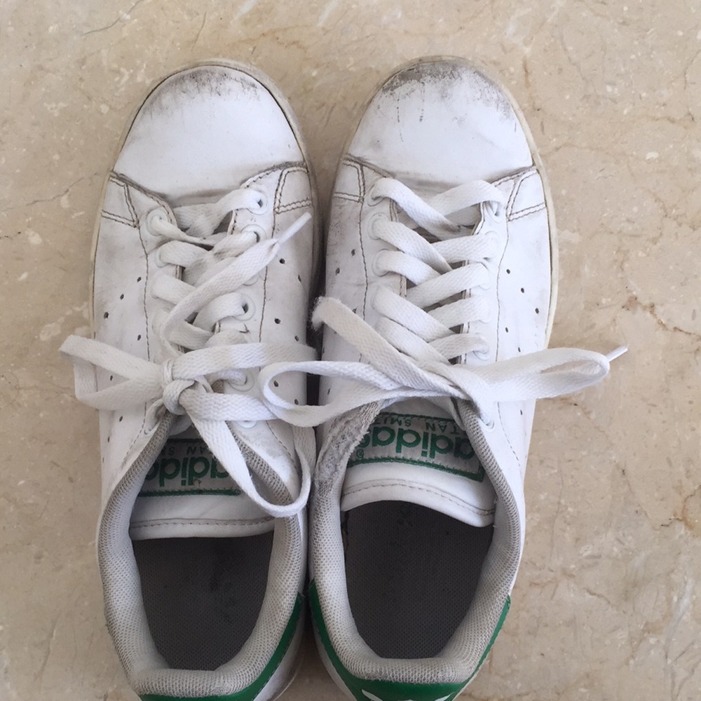 Adidas Stan Smith tennis shoes